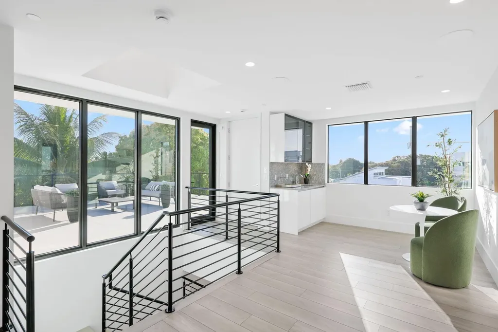 201 SE 4th Avenue Delray Beach FL 33483