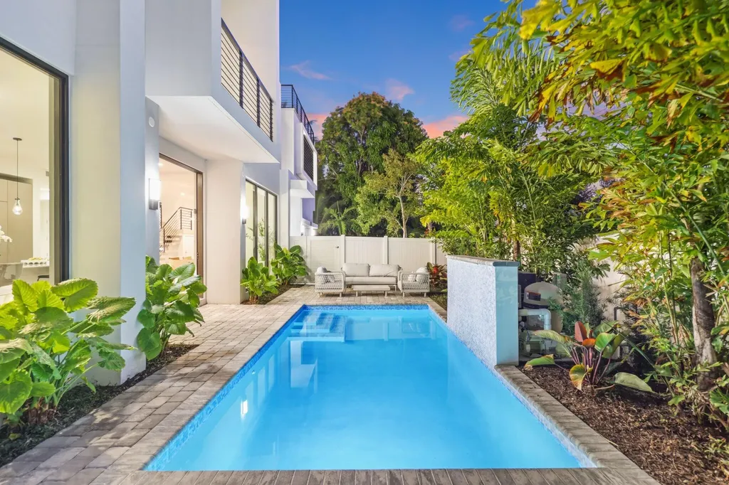 201 SE 4th Avenue Delray Beach FL 33483