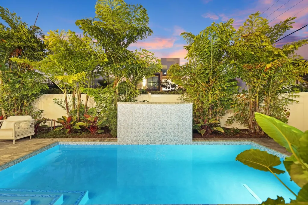 201 SE 4th Avenue Delray Beach FL 33483