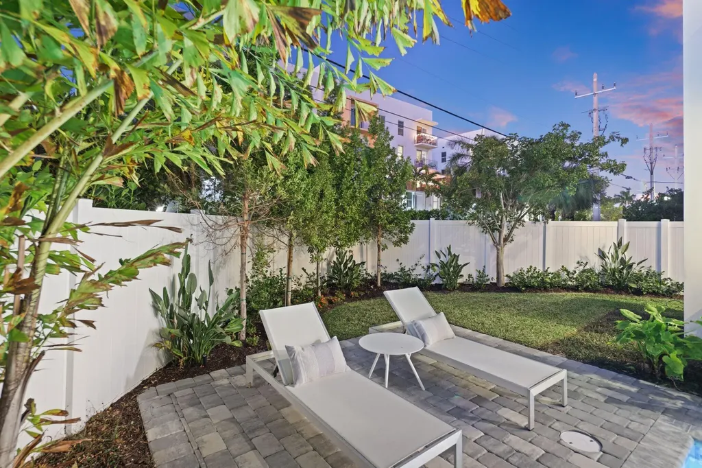 201 SE 4th Avenue Delray Beach FL 33483