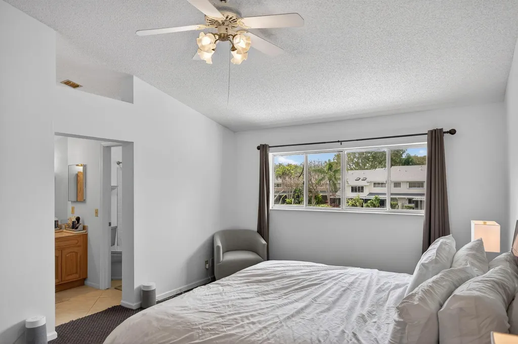 2274 Discovery Circle W Deerfield Beach FL 33442