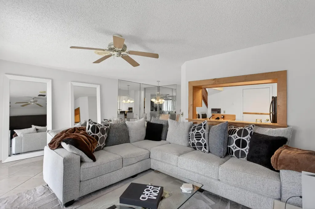 2274 Discovery Circle W Deerfield Beach FL 33442