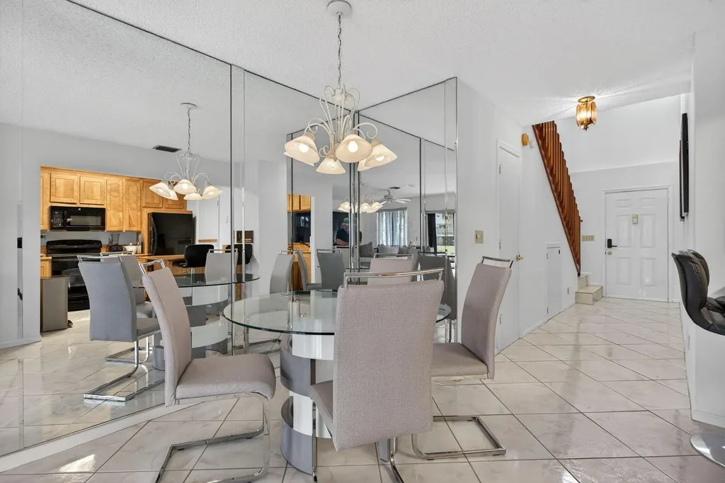 2274 Discovery Circle W Deerfield Beach FL 33442
