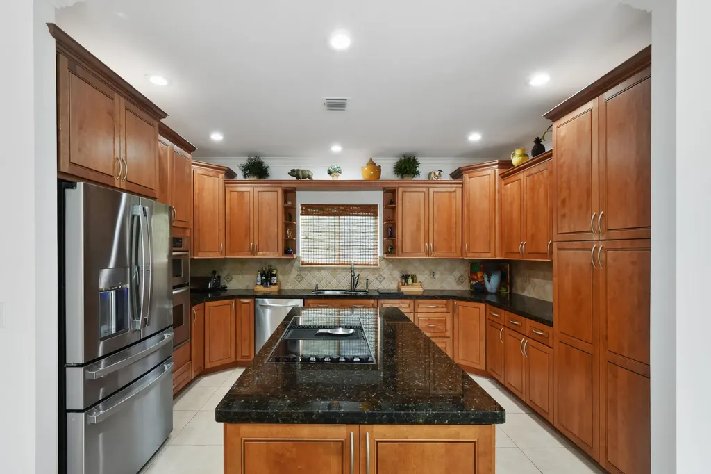 2801 Embassy Drive West Palm Beach FL 33401