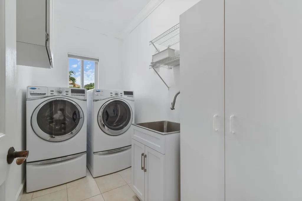 2801 Embassy Drive West Palm Beach FL 33401