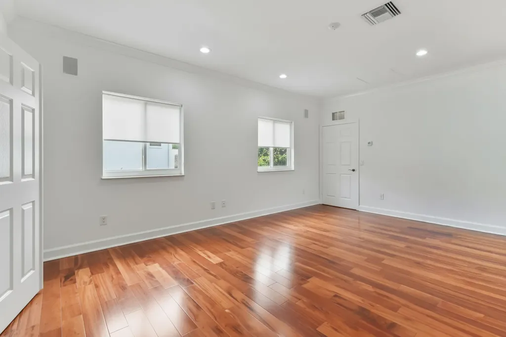 2801 Embassy Drive West Palm Beach FL 33401