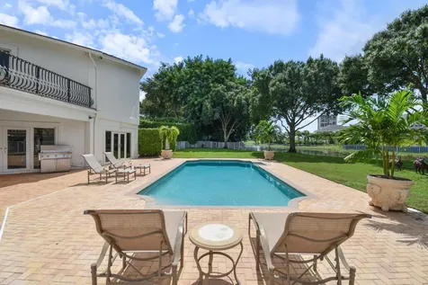 2801 Embassy Drive West Palm Beach FL 33401