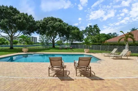 2801 Embassy Drive West Palm Beach FL 33401