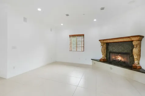 2801 Embassy Drive West Palm Beach FL 33401