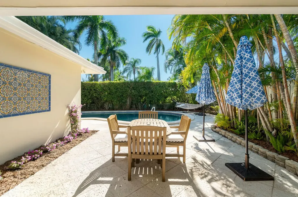 241 List Road Palm Beach FL 33480