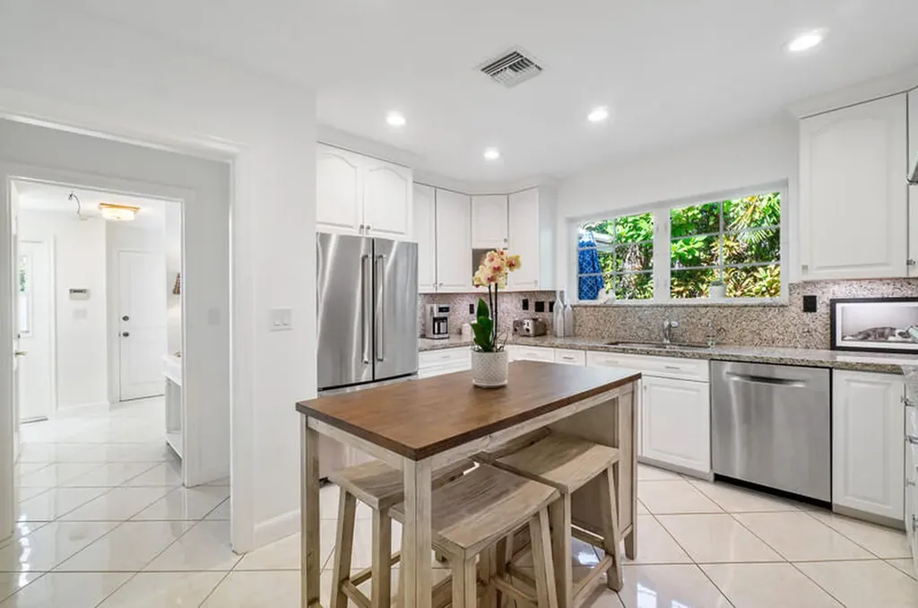 241 List Road Palm Beach FL 33480