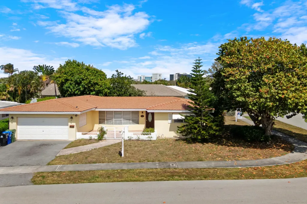 2129 NE 60th Street Fort Lauderdale FL 33308