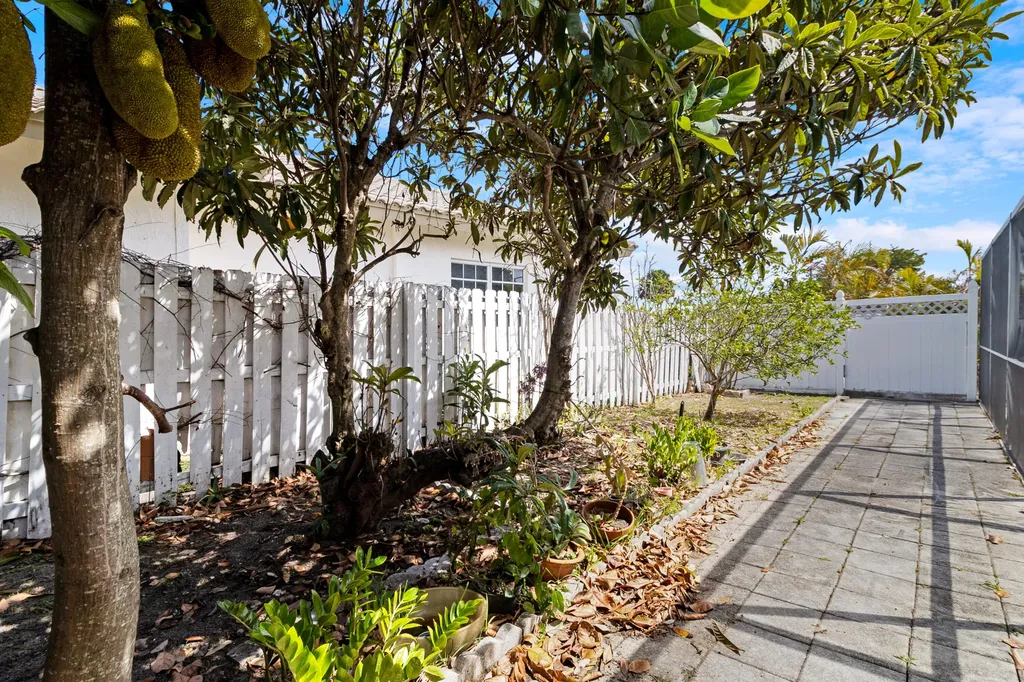 2129 NE 60th Street Fort Lauderdale FL 33308
