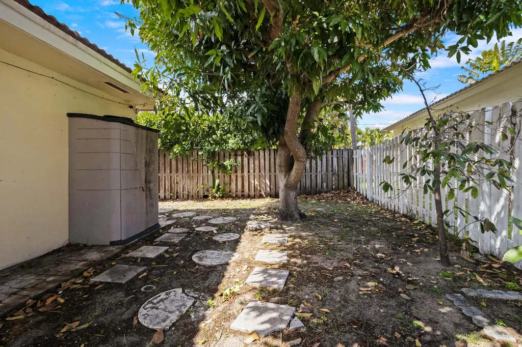 2129 NE 60th Street Fort Lauderdale FL 33308