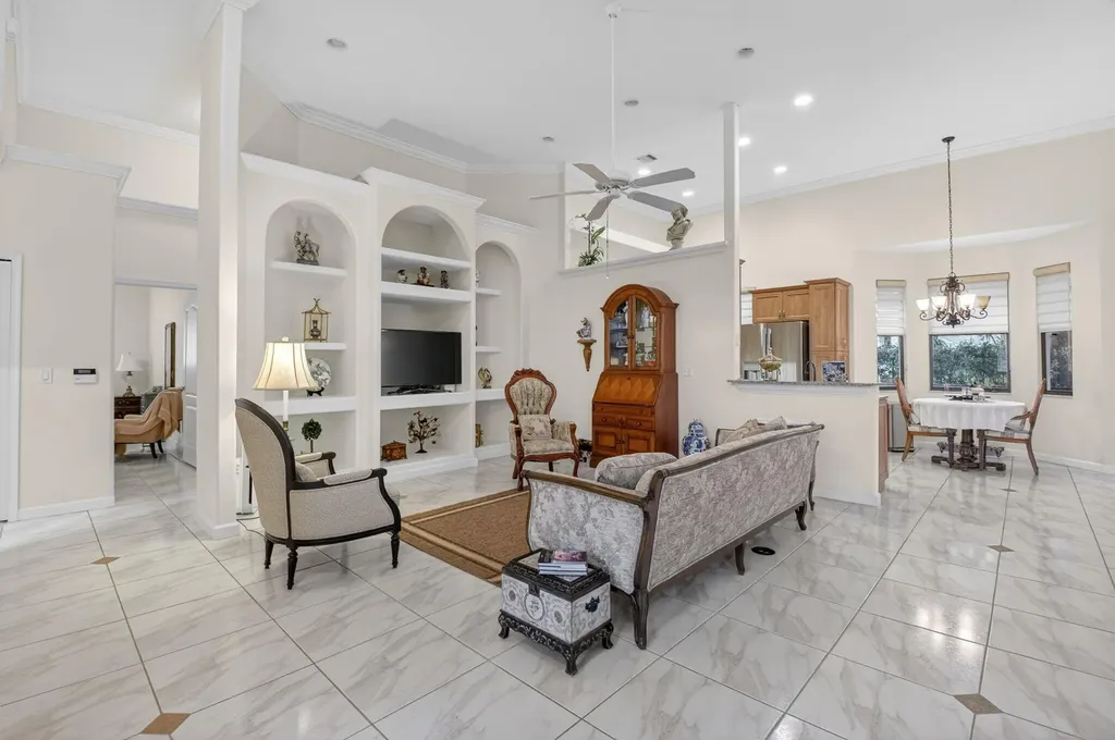 4970 Pine Tree Drive Boynton Beach FL 33436