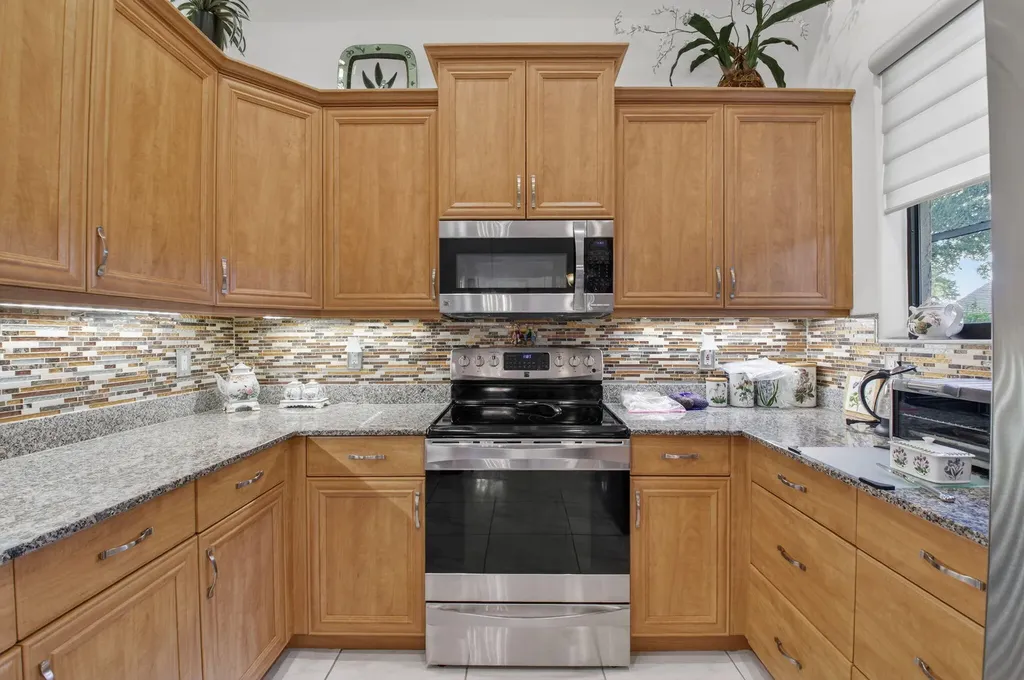 4970 Pine Tree Drive Boynton Beach FL 33436