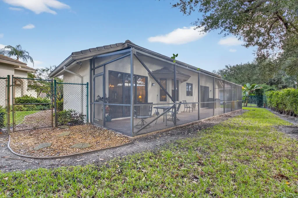 4970 Pine Tree Drive Boynton Beach FL 33436
