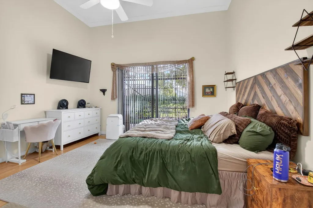 4970 Pine Tree Drive Boynton Beach FL 33436
