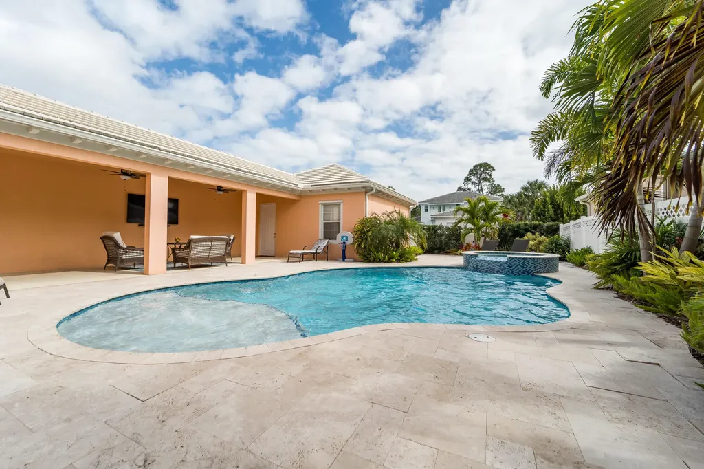 2625 E Community Drive Jupiter FL 33458