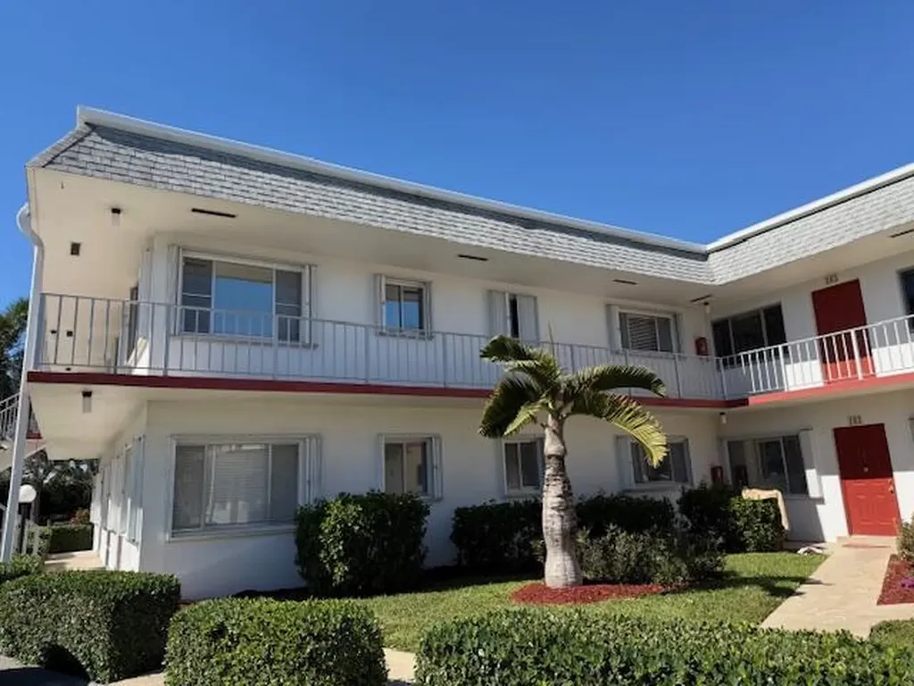 2840 Lake Osborne Drive Lake Worth Beach FL 33461