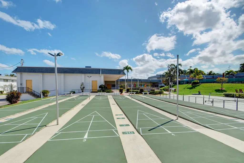 2840 Lake Osborne Drive Lake Worth Beach FL 33461