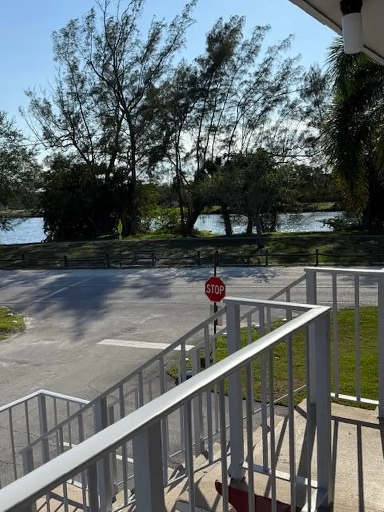 2840 Lake Osborne Drive Lake Worth Beach FL 33461
