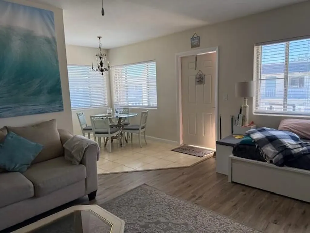 2840 Lake Osborne Drive Lake Worth Beach FL 33461