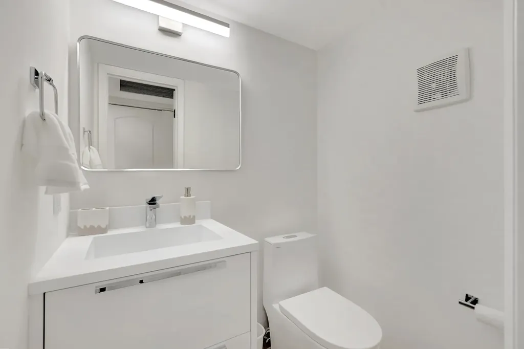 1072 Yarmouth D Boca Raton FL 33434