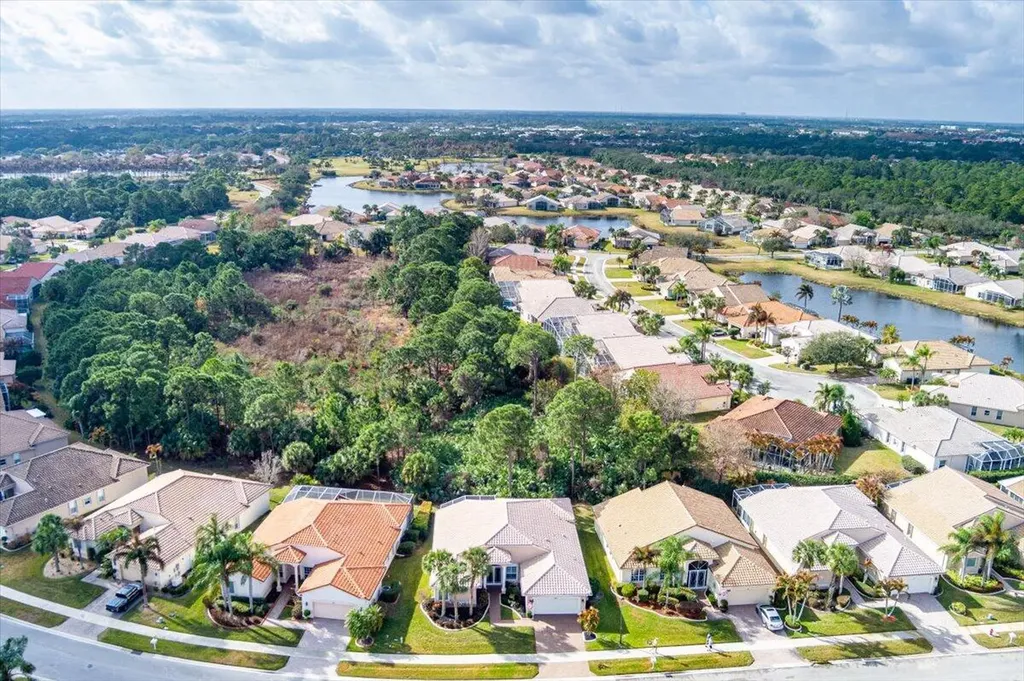 499 NW Blue Lake Drive Port St Lucie FL 34986