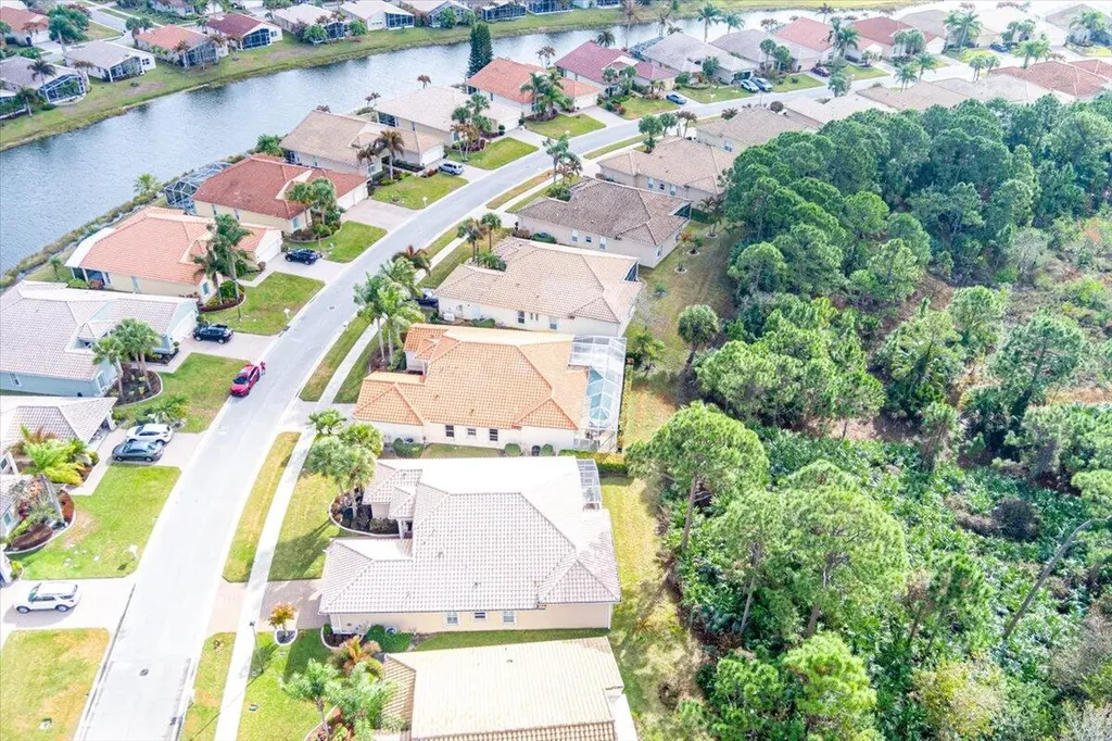 499 NW Blue Lake Drive Port St Lucie FL 34986