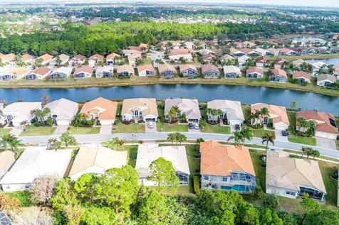 499 NW Blue Lake Drive Port St Lucie FL 34986