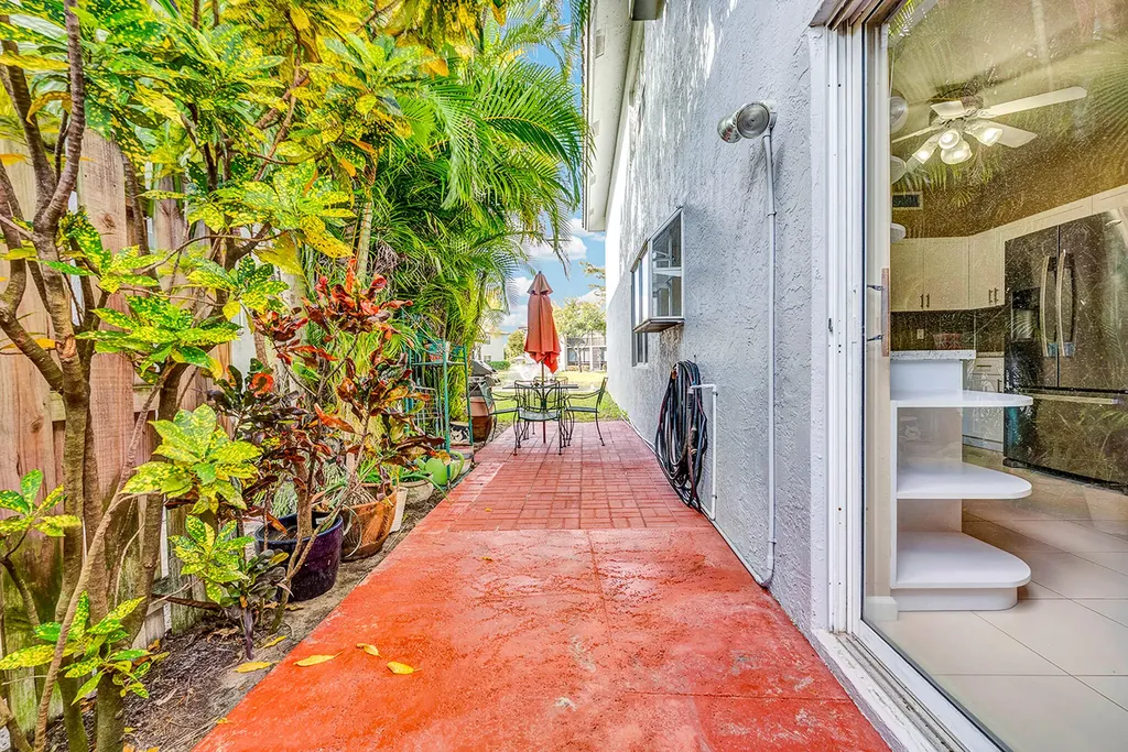 11571 Briarwood Circle Boynton Beach FL 33437