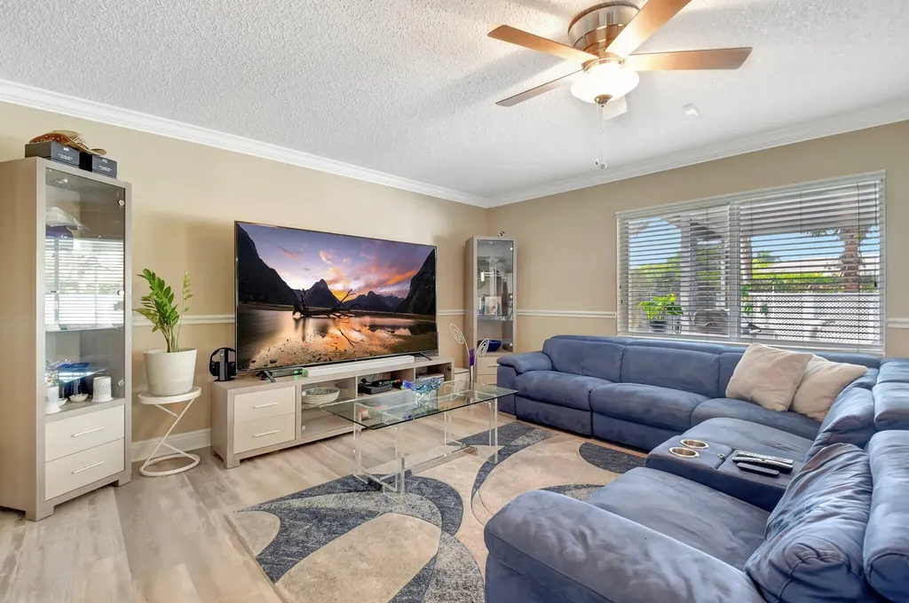 6755 Rainwood Cove Lane Lake Worth FL 33463