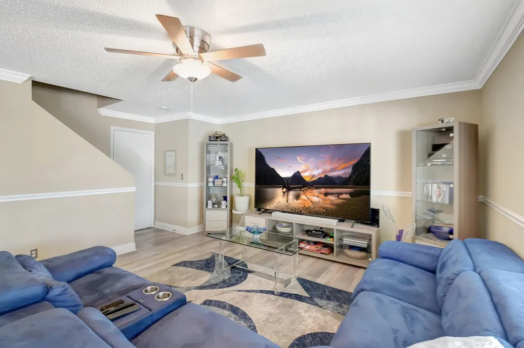6755 Rainwood Cove Lane Lake Worth FL 33463