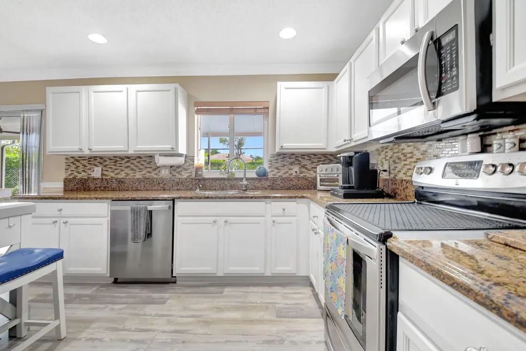 6755 Rainwood Cove Lane Lake Worth FL 33463