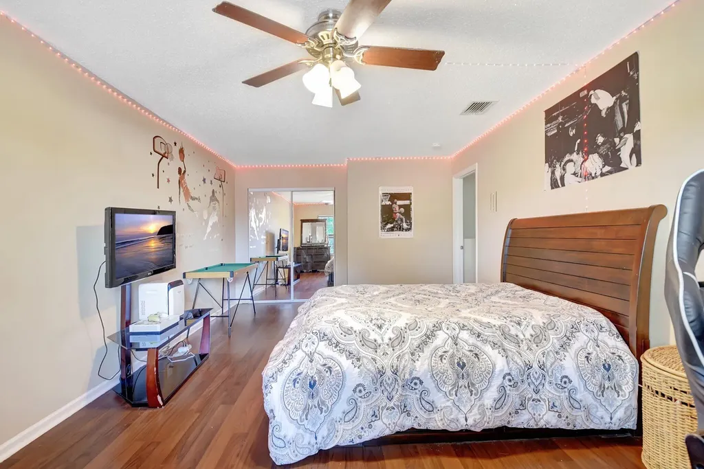 6755 Rainwood Cove Lane Lake Worth FL 33463