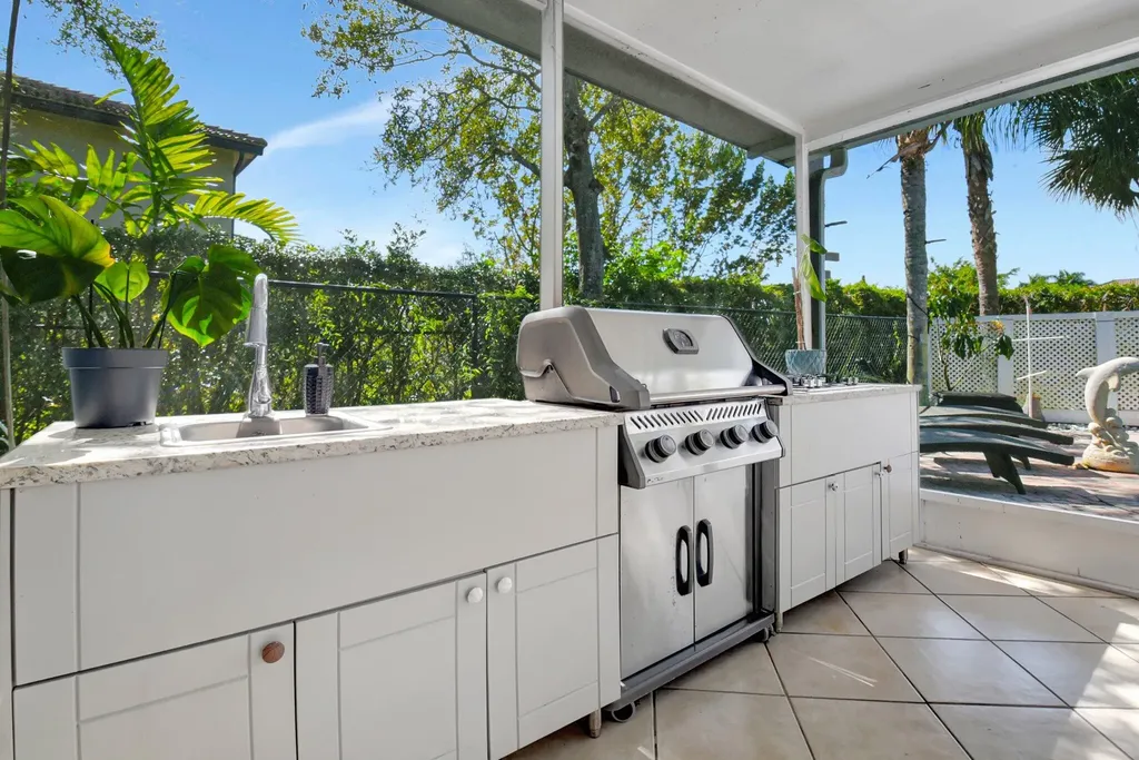 6755 Rainwood Cove Lane Lake Worth FL 33463