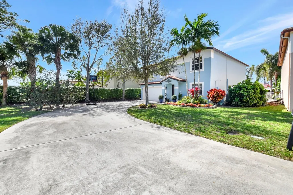 6755 Rainwood Cove Lane Lake Worth FL 33463