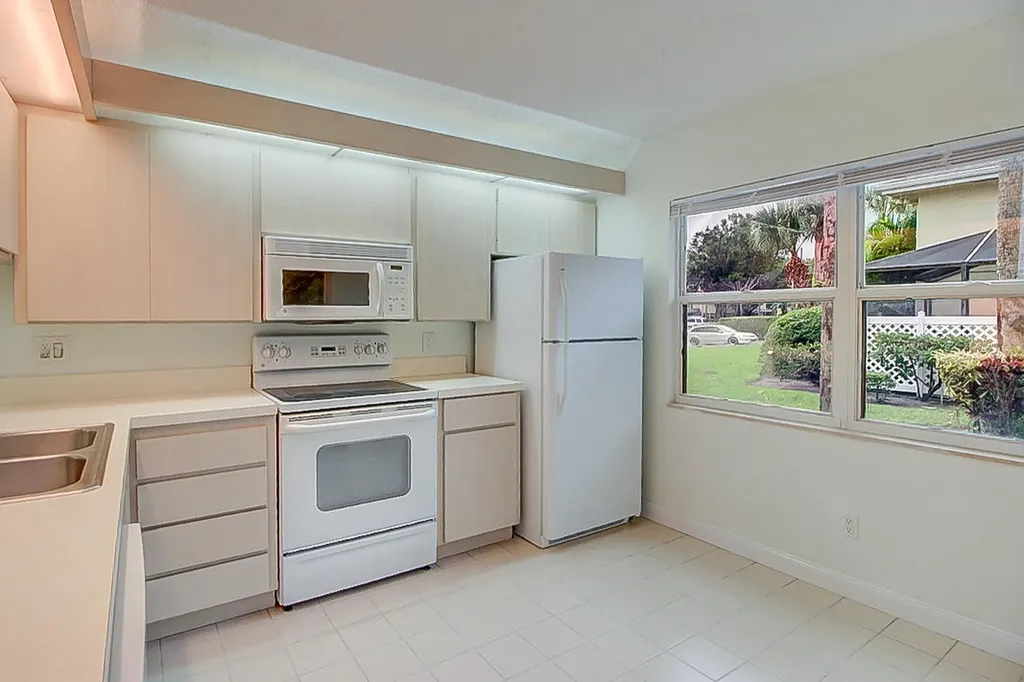 44 Essex Court Royal Palm Beach FL 33411