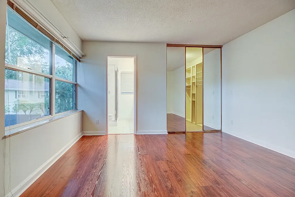 44 Essex Court Royal Palm Beach FL 33411