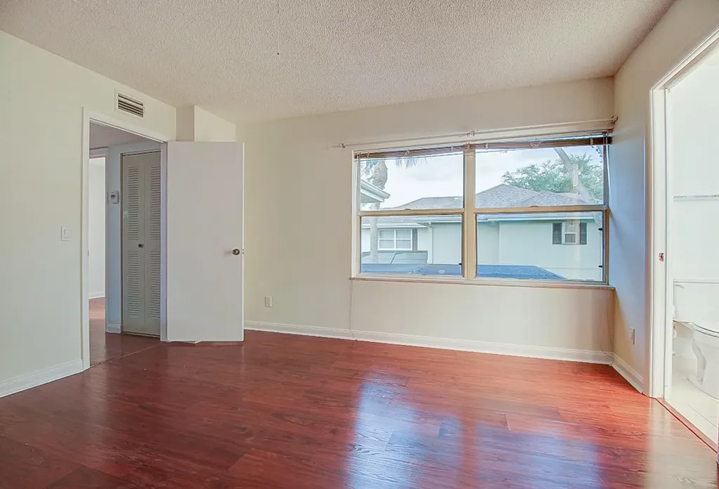 44 Essex Court Royal Palm Beach FL 33411