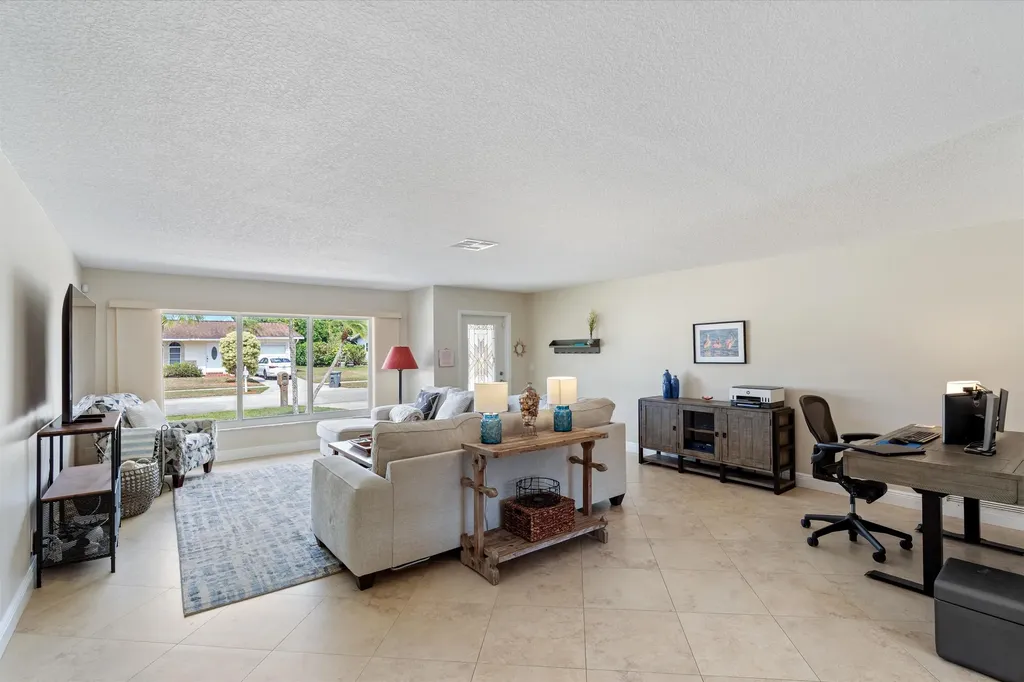 6348 Whispering Wind Way Delray Beach FL 33484