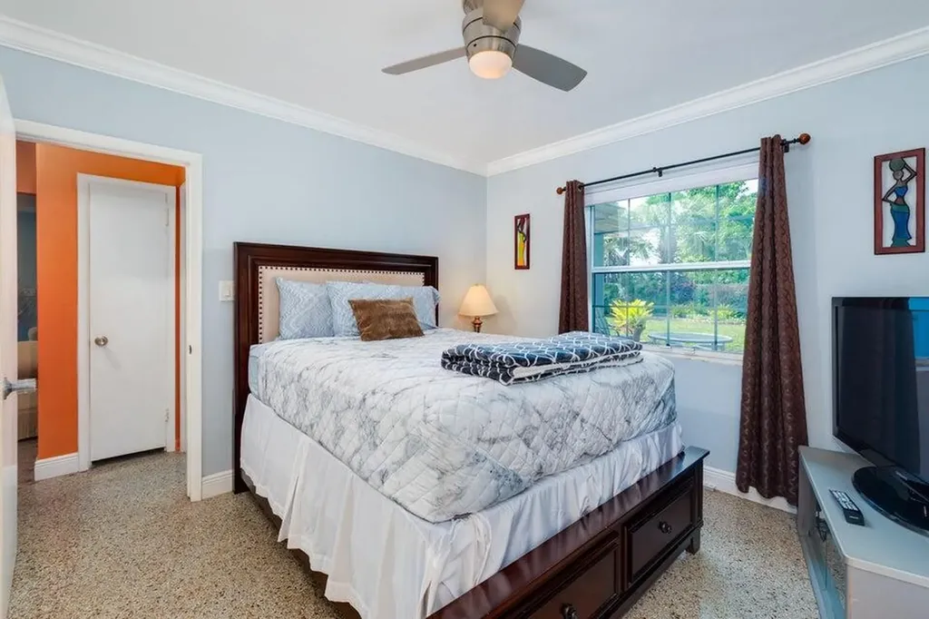 145 SE 3rd Avenue Boynton Beach FL 33435