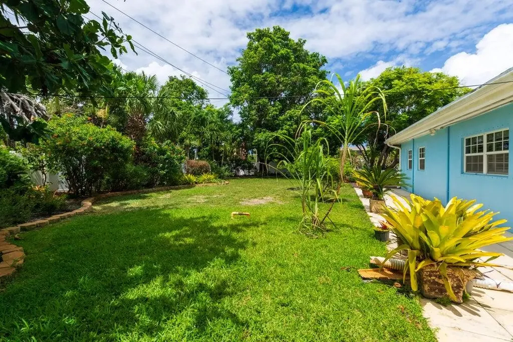 145 SE 3rd Avenue Boynton Beach FL 33435