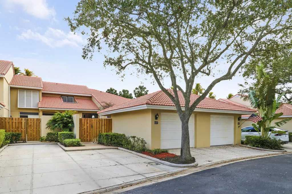 127 Old Meadow Way Palm Beach Gardens FL 33418