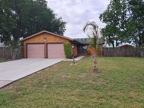 121 SE Juper Avenue Port St Lucie FL 34983