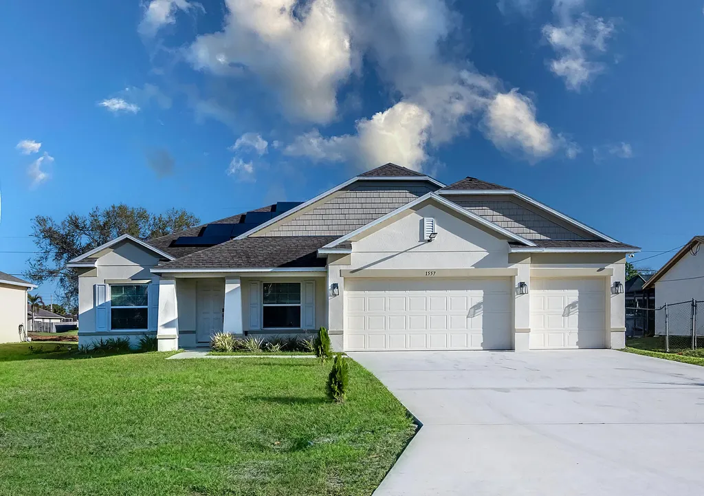 1557 SW Medley Lane SW Port St Lucie FL 34953