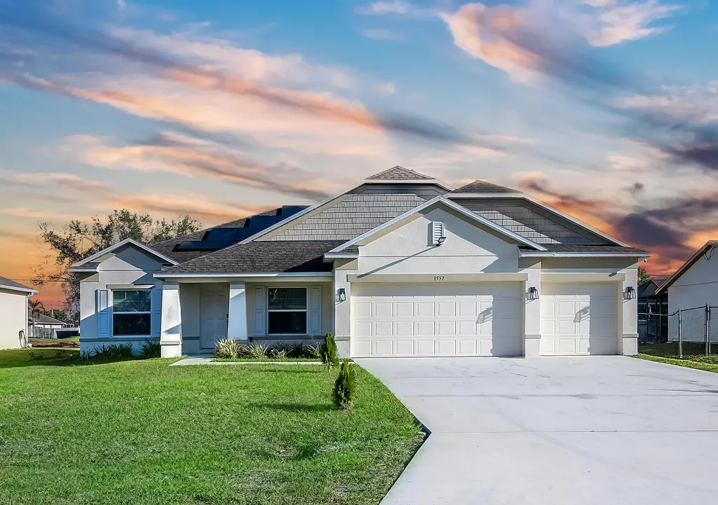 1557 SW Medley Lane SW Port St Lucie FL 34953