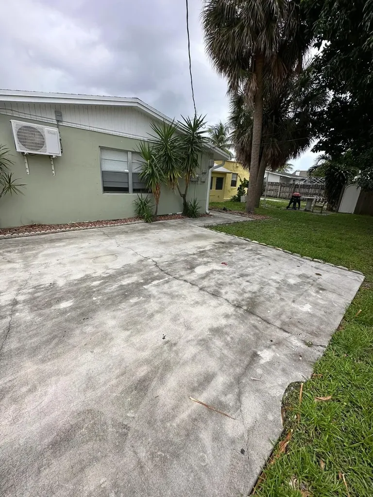 528-530 Mayflower Road West Palm Beach FL 33405