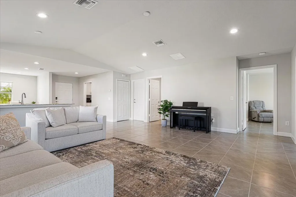 10 Juan Carlos Lane Port St Lucie FL 34952